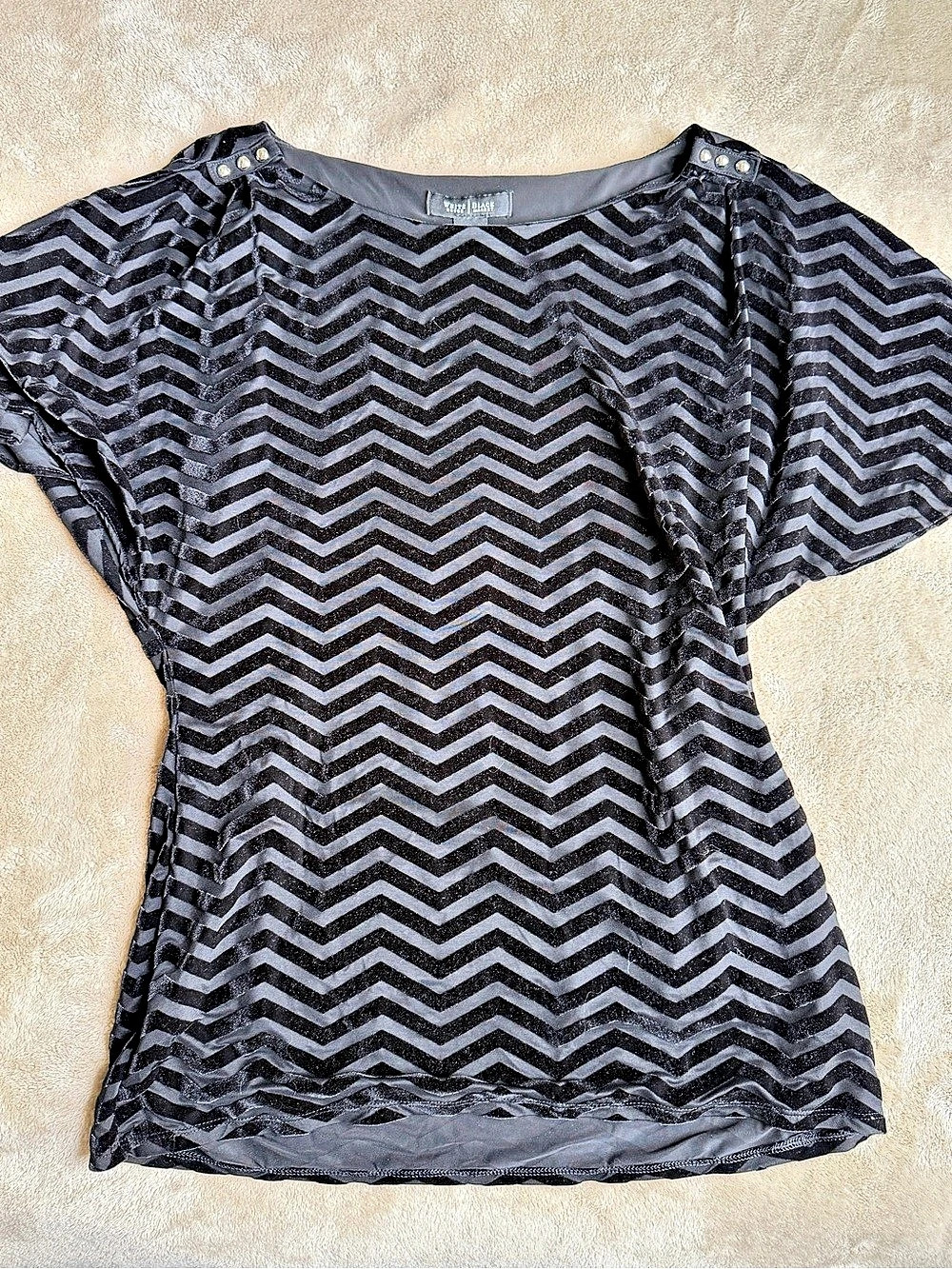 White House Black Market Women’s Medium Black & Gray Chevron Velvet Top